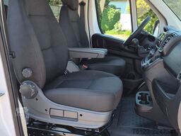PEUGEOT Boxer  Hochraum 9 Sitzer L3H2 verglast BlueHDi