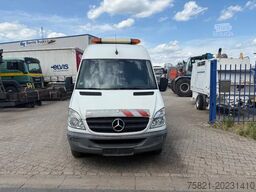 Mercedes-Benz Sprinter 213