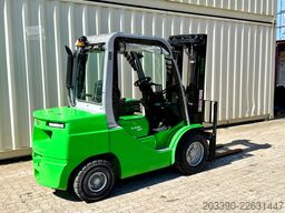 CESAB M330DV Diesel / 3 T  / 2025 BJ / 284 H / Waage
