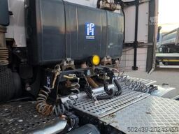 Iveco S-WAY 570