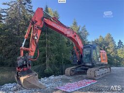 Hitachi ZX225 Excavator with Tilt and 2 Buckets