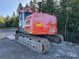 Hitachi ZX225 Excavator with Tilt and 2 Buckets