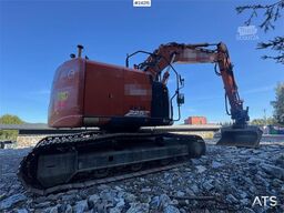 Hitachi ZX225 Excavator with Tilt and 2 Buckets