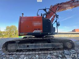 Hitachi ZX225 Excavator with Tilt and 2 Buckets