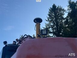 Hitachi ZX225 Excavator with Tilt and 2 Buckets