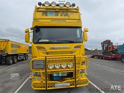 Scania R580 6X2 truck with hydraulics