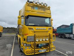 Scania R580 6X2 truck with hydraulics