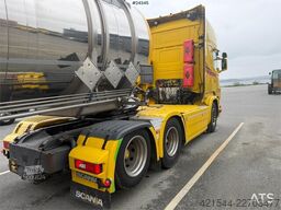 Scania R580 6X2 truck with hydraulics