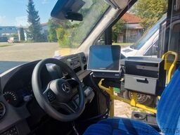 MERCEDES-BENZ Heckniederflur Sprinter 517 / 4 er Bestuhlung