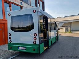 MERCEDES-BENZ Heckniederflur Sprinter 517 / 4 er Bestuhlung
