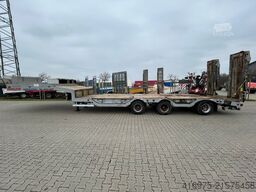 MÖSLEIN STR 3 Schwebheim 3-Achs Satteltieflader Radmulde