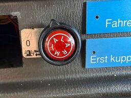 MERCEDES-BENZ 308D Dahms&Co Flughafenfeuerwehr Rettungstreppe