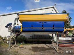  Stratos B90-42 sand spreader – 9 cubic meters