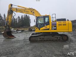 Komatsu PC210LC-11 Excavator with OilQuick quick coupler a