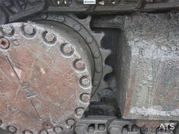 Komatsu PC210LC-11 Excavator with OilQuick quick coupler a