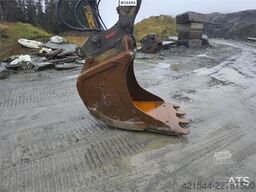 Komatsu PC210LC-11 Excavator with OilQuick quick coupler a