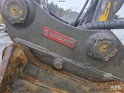 Komatsu PC210LC-11 Excavator with OilQuick quick coupler a