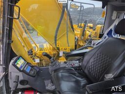 Komatsu PC210LC-11 Excavator with OilQuick quick coupler a