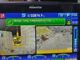 Komatsu PC210LC-11 Excavator with OilQuick quick coupler a