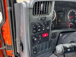 SCANIA P370 6x2