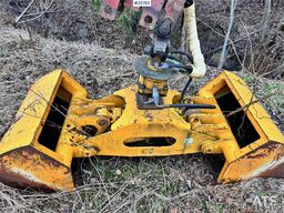 HMF Hermeler Maschinenbau 1150 crane with grab.