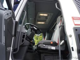 Renault C380 Comfort 6x4 / Atlas 172.3E crane