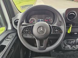 MERCEDES-BENZ SPRINTER 317 Bakwagen Laadklep!