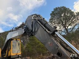 Åkerman EW230 wheeled excavator with two buckets and tiltr