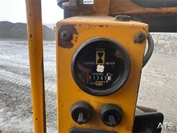 Caterpillar 140G grader. WATCH VIDEO