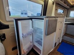 PÖSSL Summit Shine 600L  180PS Automat Markise Solar