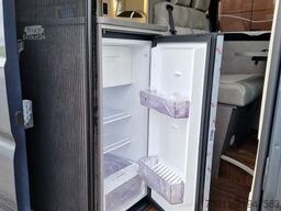 PÖSSL Summit Shine 600L  180PS Automat Markise Solar