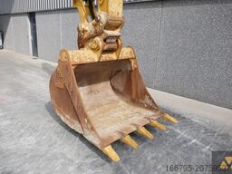 Caterpillar 320