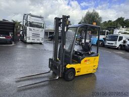 FIAT XF 18 3 Elektro Seitenschieber