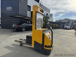 JUNGHEINRICH EJC Z 16 Hochubwagen