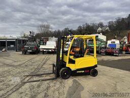 HYSTER J2.2 XN Triplex Seitenschieber Freihubmast
