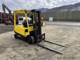 HYSTER J2.2 XN Triplex Seitenschieber Freihubmast