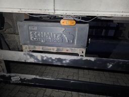 SCHMITZ CARGOBULL City Tiefkühler, 2. Achs drehbar, 3 to Ladebordw