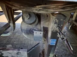 SCHMITZ CARGOBULL City Tiefkühler, 2. Achs drehbar, 3 to Ladebordw