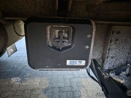 SCHMITZ CARGOBULL City Tiefkühler, 2. Achs drehbar, 3 to Ladebordw