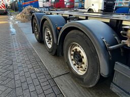 Renders Euro 800 3DFCST / Container Chassis / 45FT / 1x...