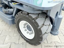 Combilift C4000 / GAS / 9300MM / FREE-LIFT / CABIN