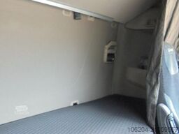 DAF XF480 FT Low Deck Sleeper High Cab Climate LCV