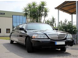 Ford Lincoln Town Car Stretch Limousine