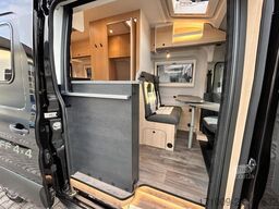 SUNLIGHT Adventure Cliff 4x4 590 17 DELTA LIGHTBAR XENON