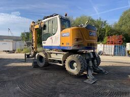 Liebherr A913 Compact Litronic with 3 excavator buckets