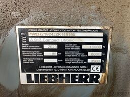 Liebherr A913 Compact Litronic with 3 excavator buckets