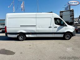 Mercedes-Benz Sprinter 317 CDI RWD