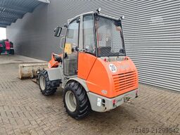 Atlas AR 40 Bucket + Forks