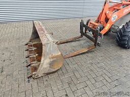 Atlas AR 40 Bucket + Forks