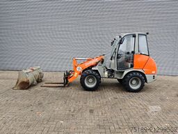 Atlas AR 40 Bucket + Forks